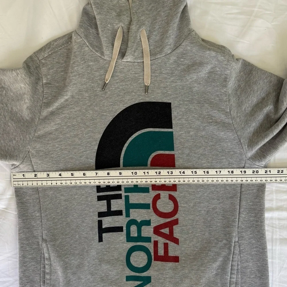 The North Face Hoodie Men’s M Gray Logo Pullover Sweatshirt Kangaroo Pocket